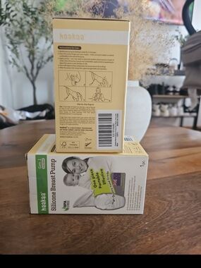 2 haakaa Silicone Breast Pump